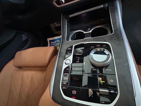 Used 2024 BMW X7 xDrive40i w/ Executive Package image 9
