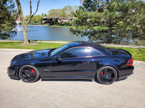 Used 2011 Mercedes-Benz SL 63 AMG image 2