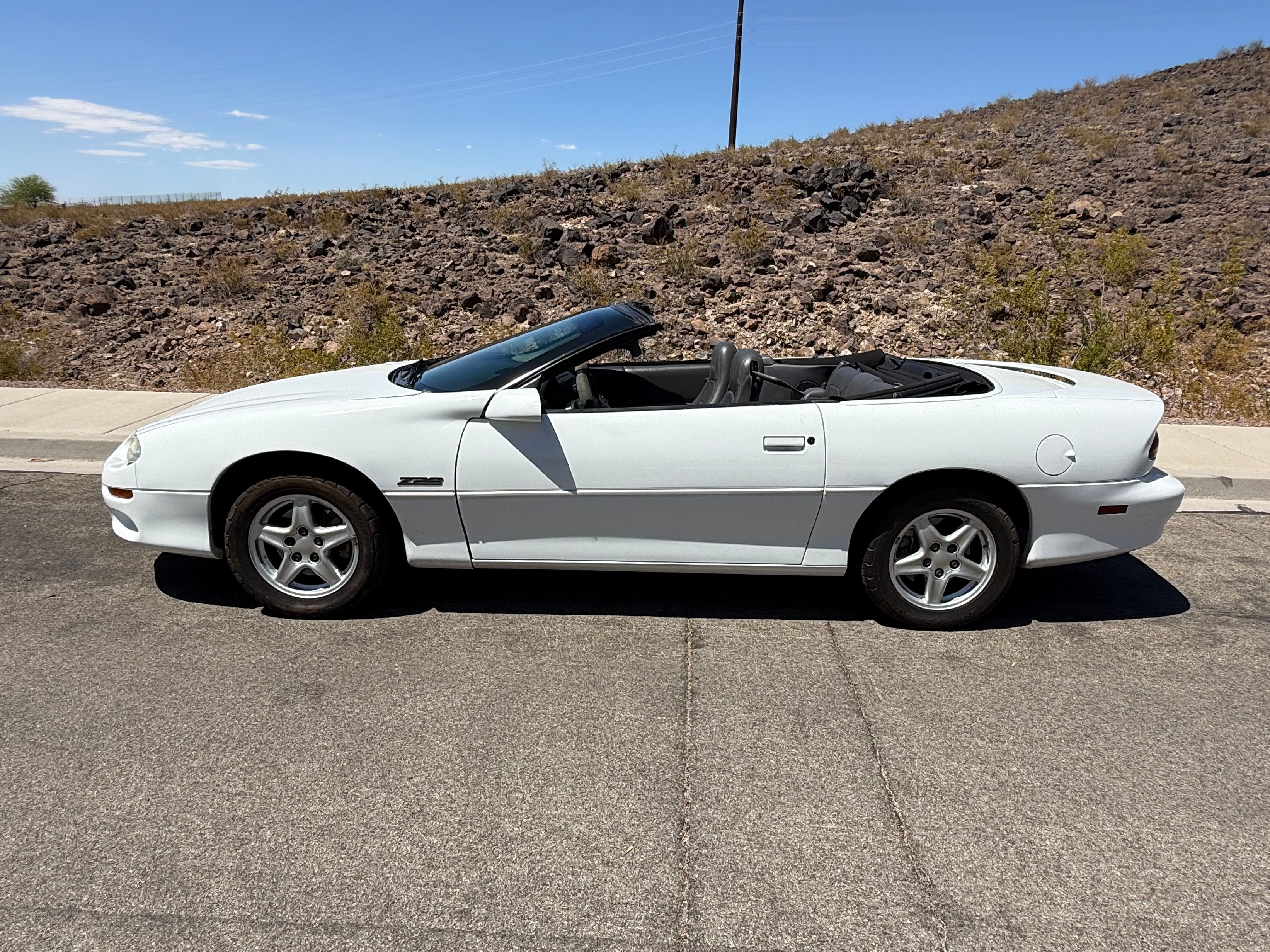 Used 1998 Chevrolet Camaro Z28 RWD image 22