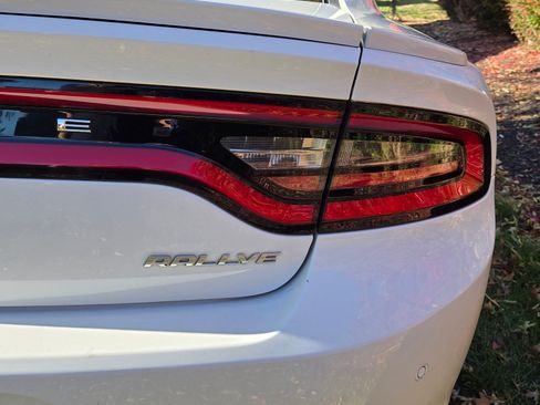 Used 2015 Dodge Charger SXT w/ Plus Group image 9