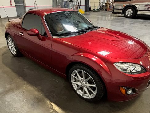 Used 2011 MAZDA MX-5 Miata Touring w/ Suspension Pkg RWD image 8