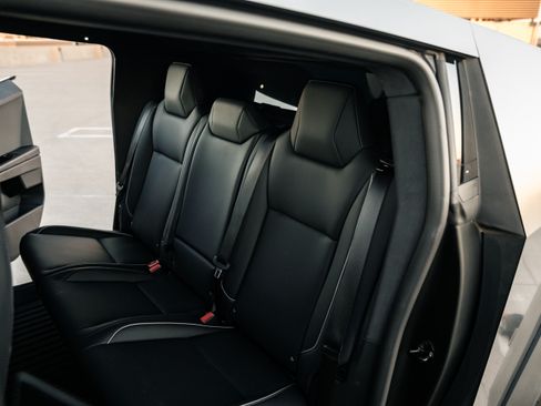 Used 2024 Tesla Cybertruck AWD Crew Cab image 13