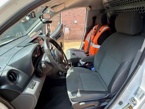 Used 2015 Nissan NV200 SV w/ Back Door Glass Package FWD image 20