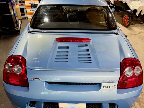 Used 2003 Toyota MR2 RWD image 8
