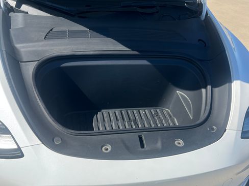 Used 2021 Tesla Model Y Long Range image 26