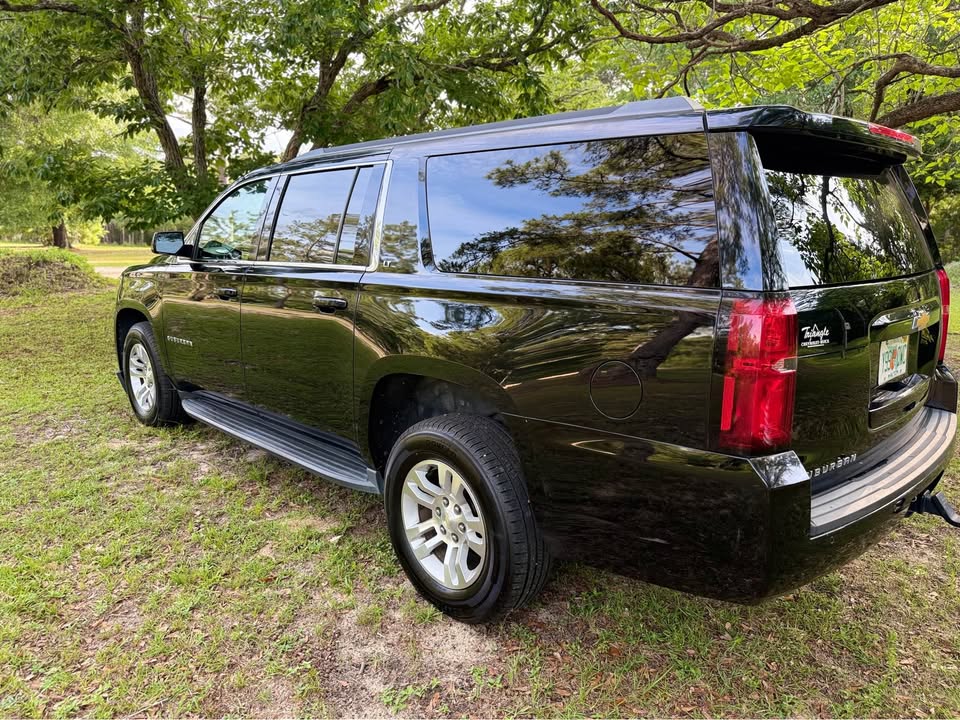 Used 2018 Chevrolet Suburban LT AWD/4WD image 11