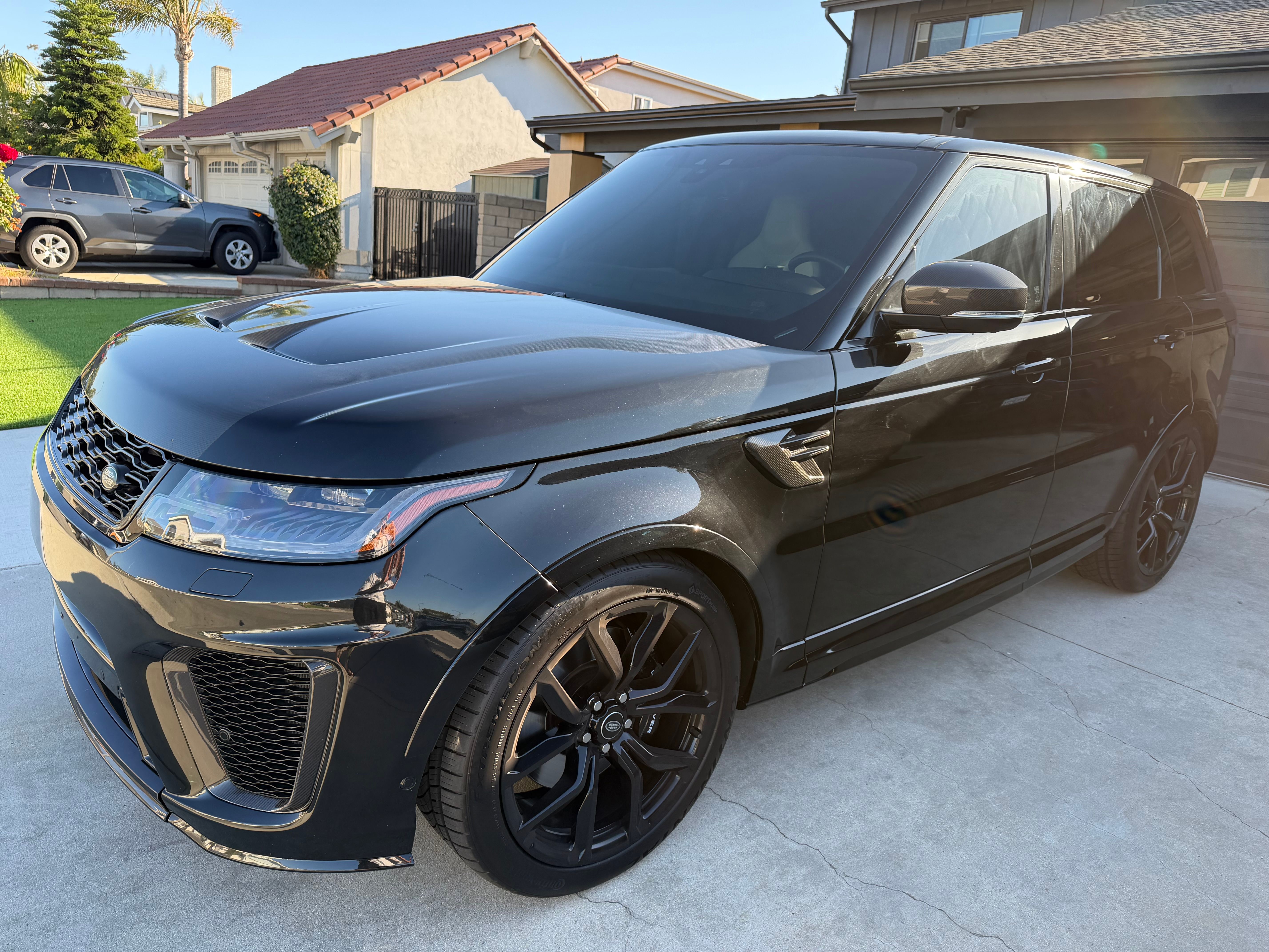 Used 2022 Land Rover Range Rover Sport SVR Carbon Edition AWD/4WD image 2