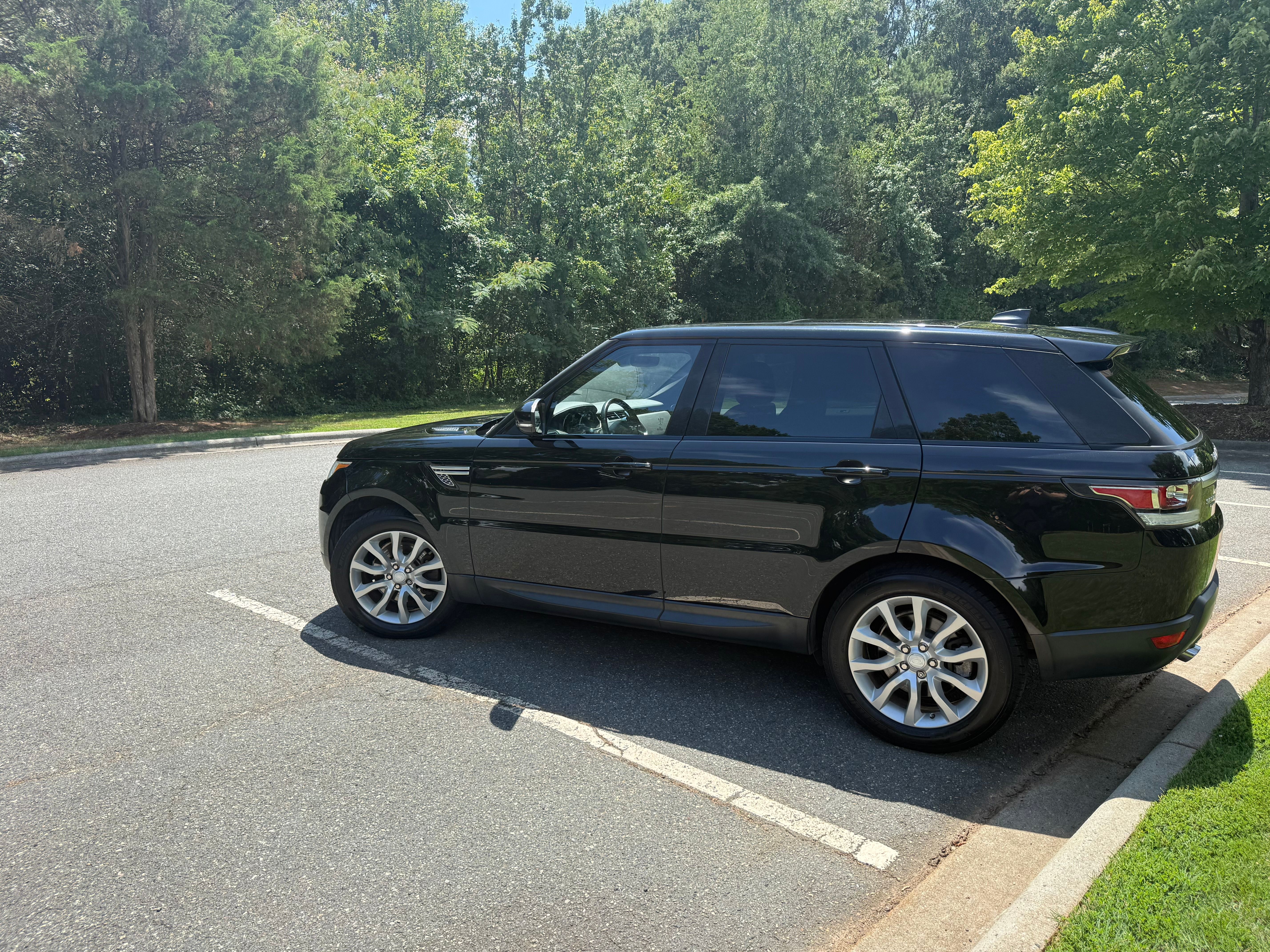 Used 2017 Land Rover Range Rover Sport HSE AWD/4WD image 5