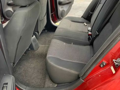 Used 2016 Nissan Versa SV image 9