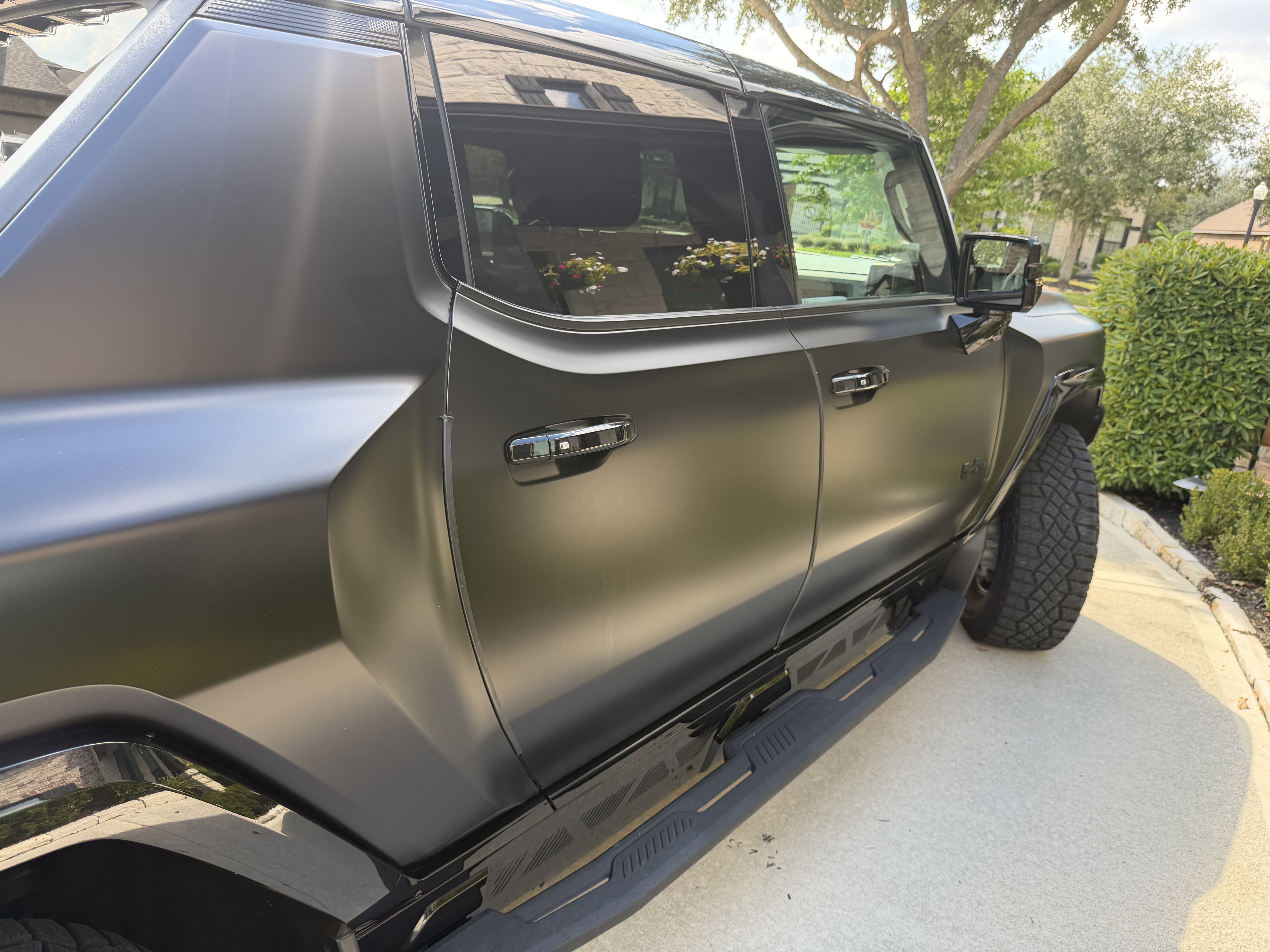 Used 2024 GMC Hummer EV 2X w/ LPO, Storage Package AWD/4WD image 6