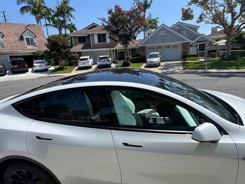 Used 2023 Tesla Model Y Long Range AWD/4WD image 9