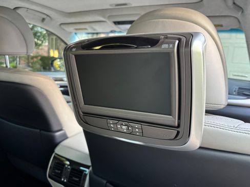 Used 2014 Lexus LS 460 w/ Comfort Package RWD image 9