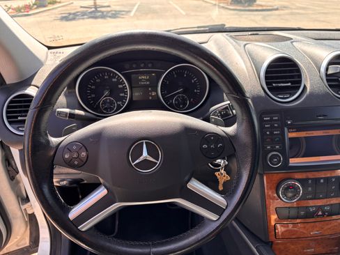Used 2009 Mercedes-Benz ML 350 4MATIC image 16