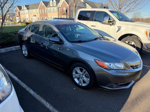 Used 2013 Acura ILX Hybrid w/ Technology Package image 9