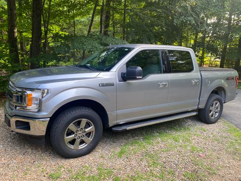 Used 2020 Ford F150 XLT w/ Equipment Group 302A Luxury AWD/4WD image 2
