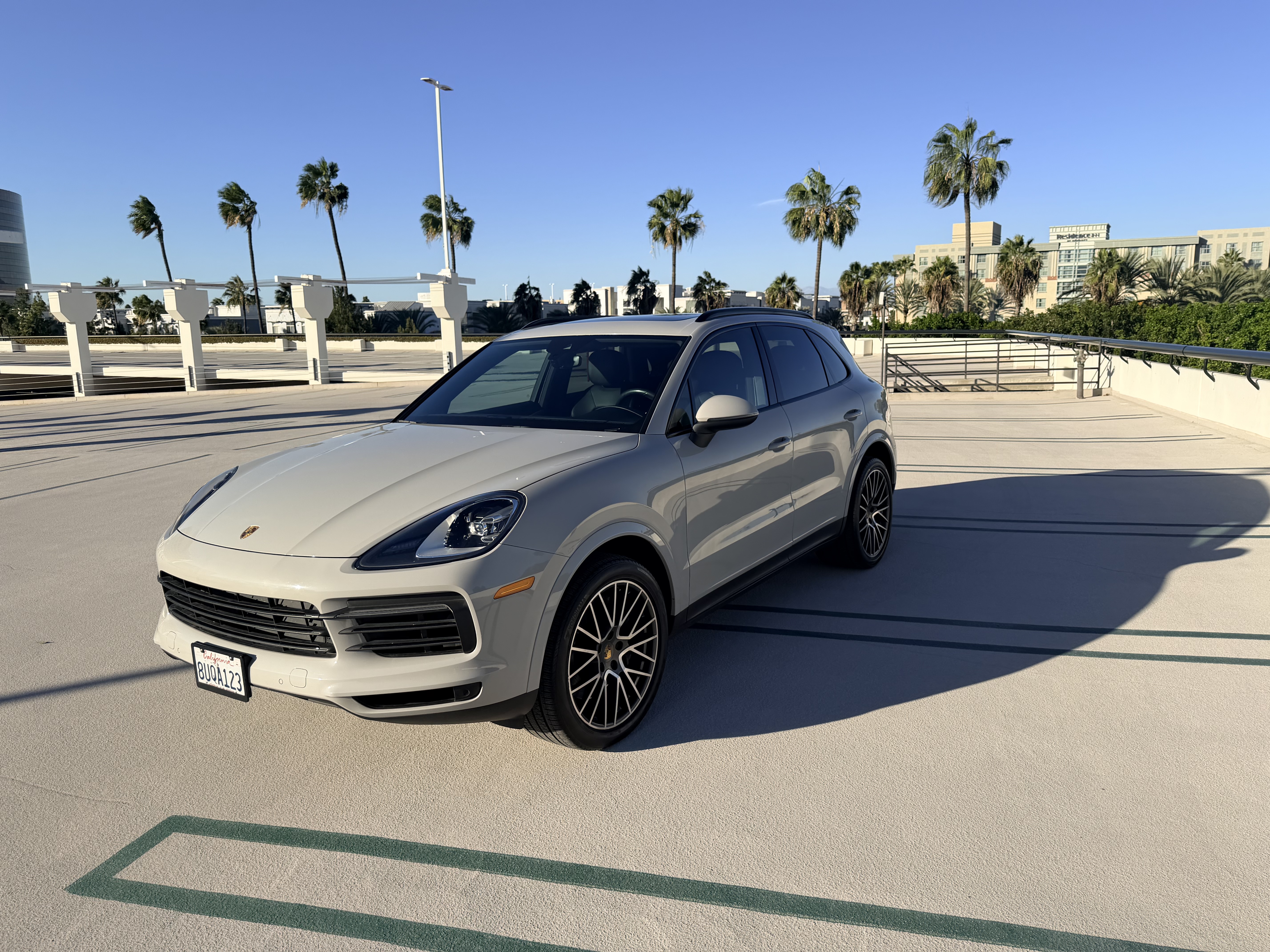 Used 2021 Porsche Cayenne AWD/4WD image 1