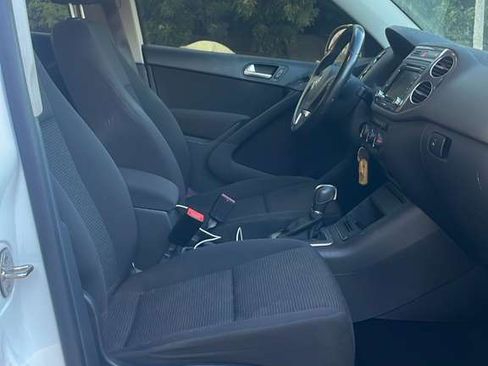 Used 2015 Volkswagen Tiguan S FWD image 8