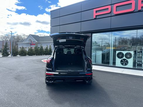 Used 2017 Porsche Cayenne GTS AWD/4WD image 4