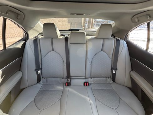 Used 2018 Toyota Camry XSE image 23