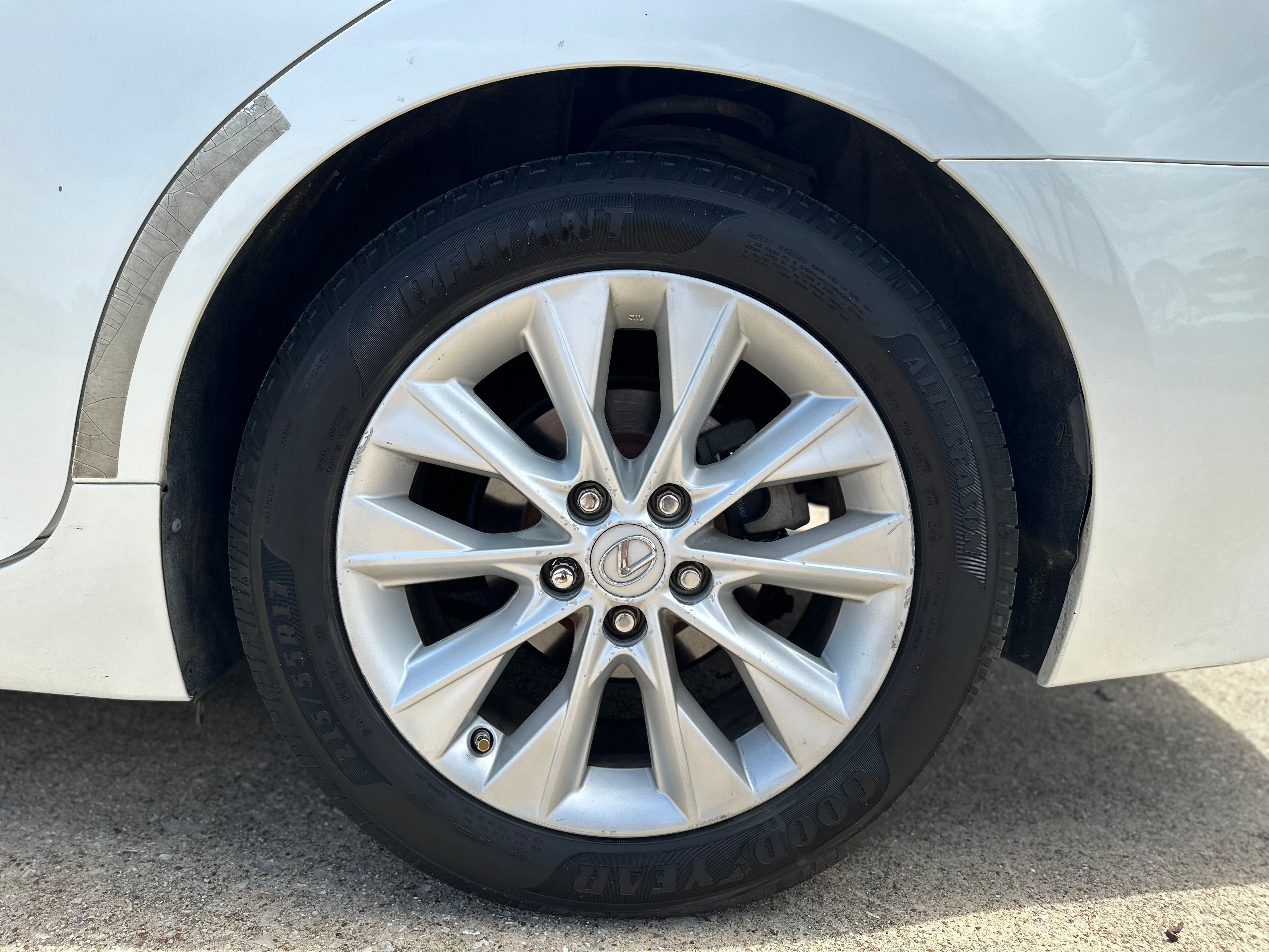 Used 2013 Lexus ES 300h w/ Luxury Pkg FWD image 30