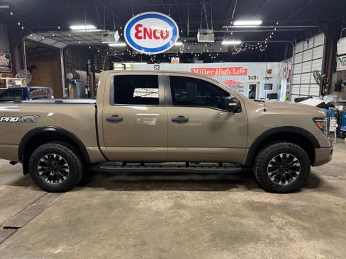 Used 2020 Nissan Titan PRO-4X w/ Pro-4x Convenience Package AWD/4WD image 2