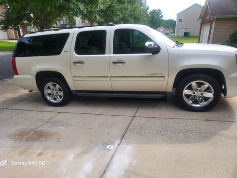 Used 2013 GMC Yukon XL SLT image 13