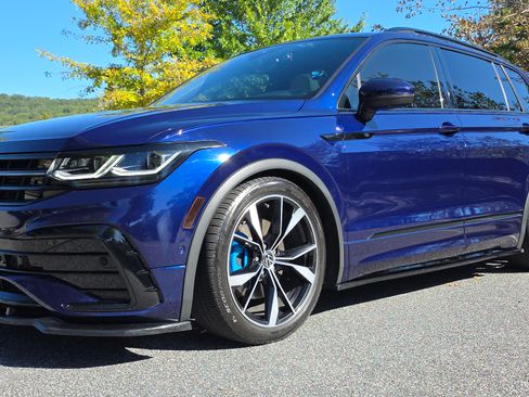 Used 2024 Volkswagen Tiguan SEL R-Line image 10