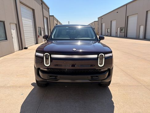 Used 2026 Rivian R1S Premium image 2