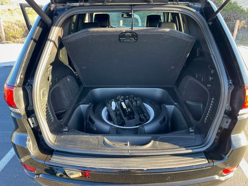 Used 2017 Jeep Grand Cherokee Altitude image 14