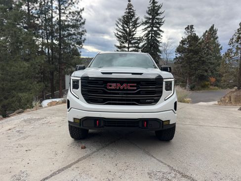 Used 2023 GMC Sierra 1500 AT4 w/ AT4 Premium Package image 4
