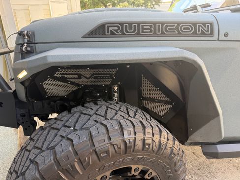 Used 2022 Jeep Wrangler Unlimited Rubicon w/ Cold Weather Group AWD/4WD image 8
