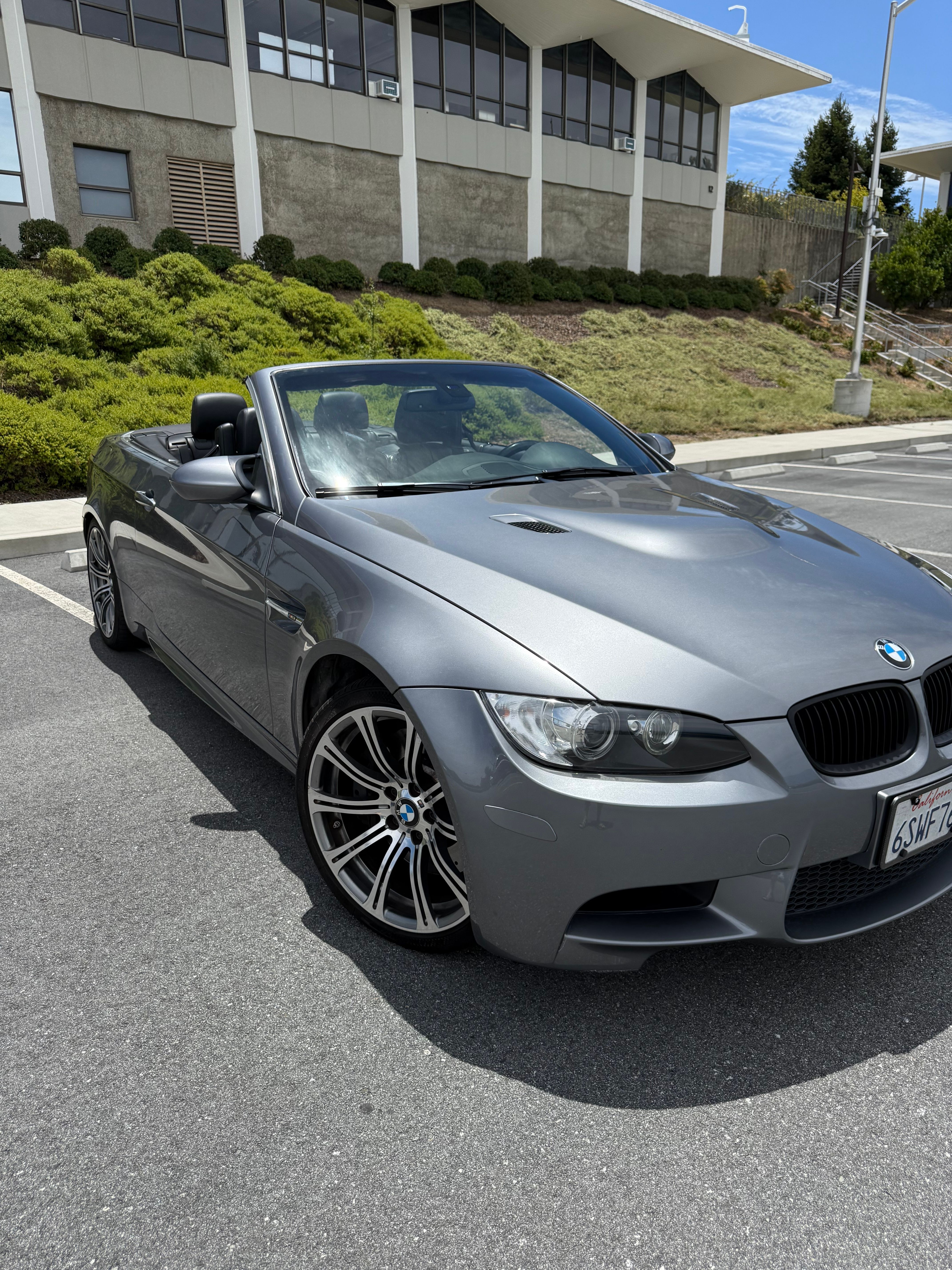 Used 2011 BMW M3 Convertible RWD image 2