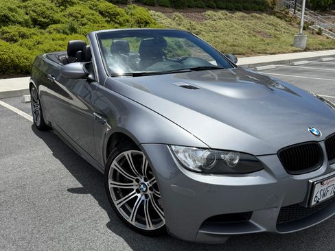 Used 2011 BMW M3 Convertible RWD image 2