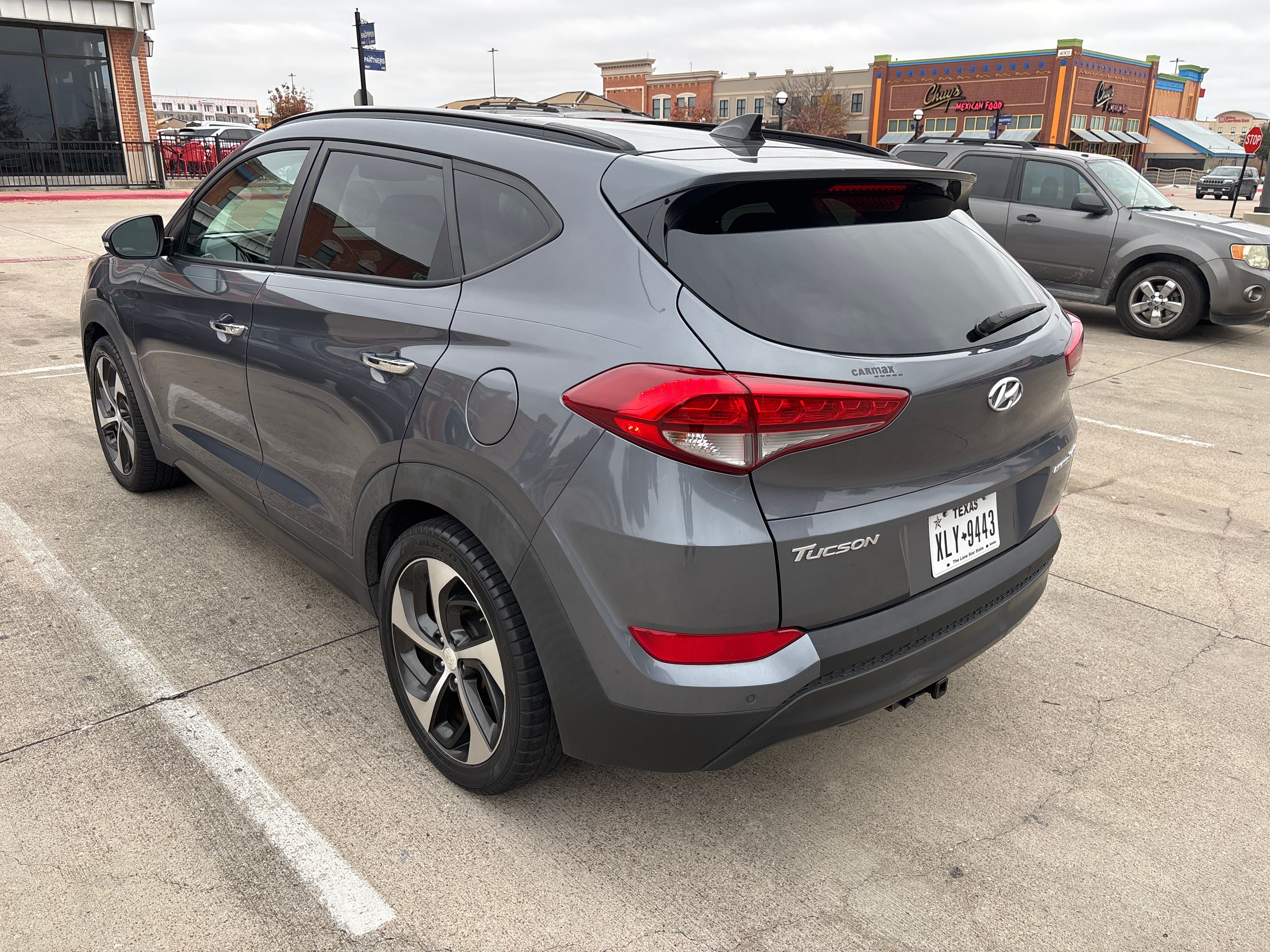 Used 2016 Hyundai Tucson Limited w/ Option Group 03 FWD image 1