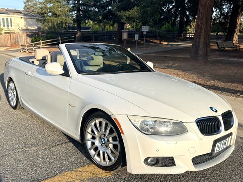 Used 2013 BMW 328i Convertible RWD image 2