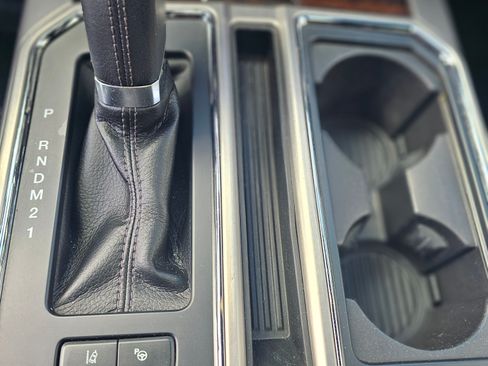 Used 2016 Ford F150 Platinum w/ Equipment Group 701A Luxury image 26