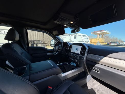 Used 2022 Ford F350 Lariat w/ Lariat Ultimate Package AWD/4WD image 13