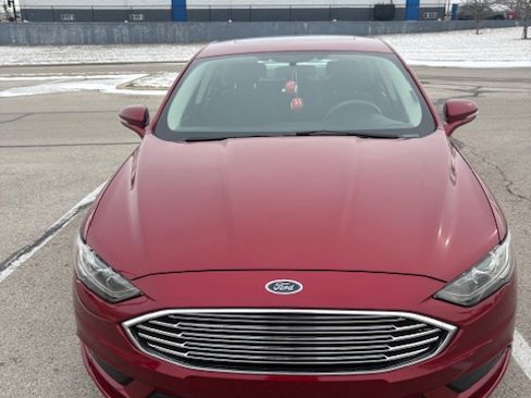 Used 2017 Ford Fusion SE image 10