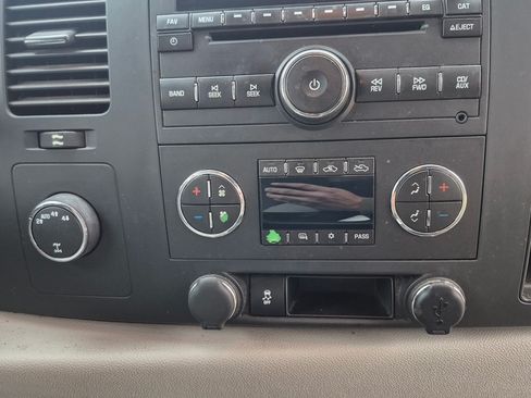 Used 2013 GMC Sierra 1500 SLE w/ Power Tech Package image 6