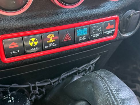 Used 2014 Jeep Wrangler Sport image 19