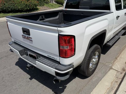 Used 2019 GMC Sierra 3500 Denali w/ Duramax Plus Package AWD/4WD image 8