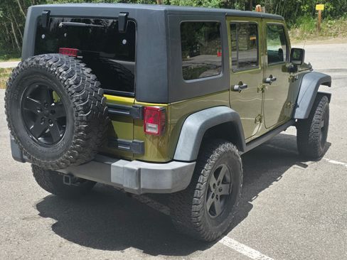 Used 2007 Jeep Wrangler Unlimited Rubicon w/ Dual Top Group image 4