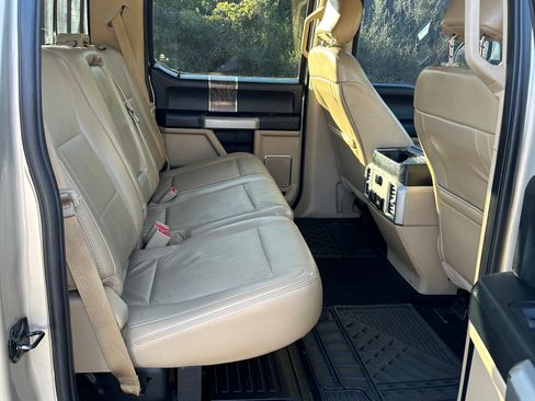 Used 2017 Ford F550 4x4 Crew Cab Super Duty image 25