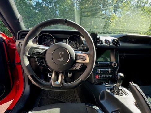 Used 2016 Ford Mustang Shelby GT350 w/ Technology Package image 16