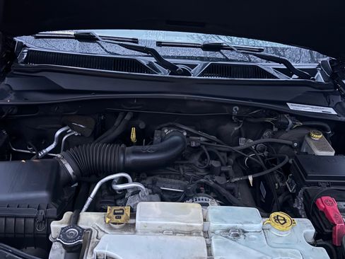 Used 2012 Jeep Liberty Sport image 10