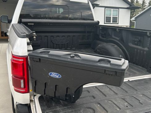 Used 2015 Ford F150 Platinum w/ Equipment Group 701A Luxury AWD/4WD image 6