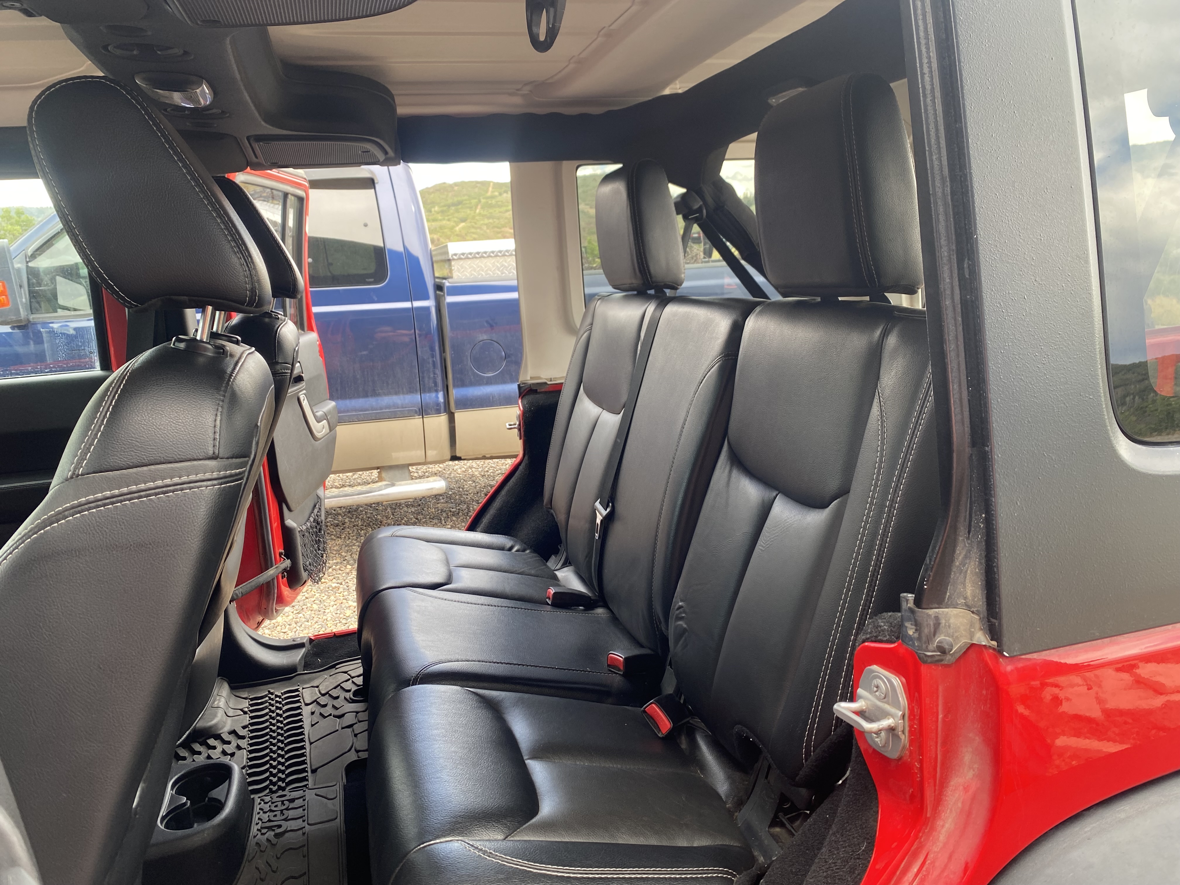 Used 2015 Jeep Wrangler Unlimited Rubicon AWD/4WD image 11
