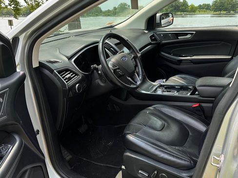 Used 2019 Ford Edge Titanium AWD/4WD image 12