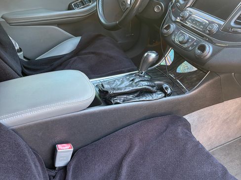 Used 2015 Chevrolet Impala LT image 9