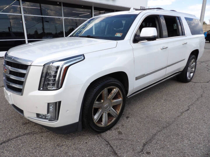 Used 2017 Cadillac Escalade ESV Premium Luxury AWD/4WD image 13
